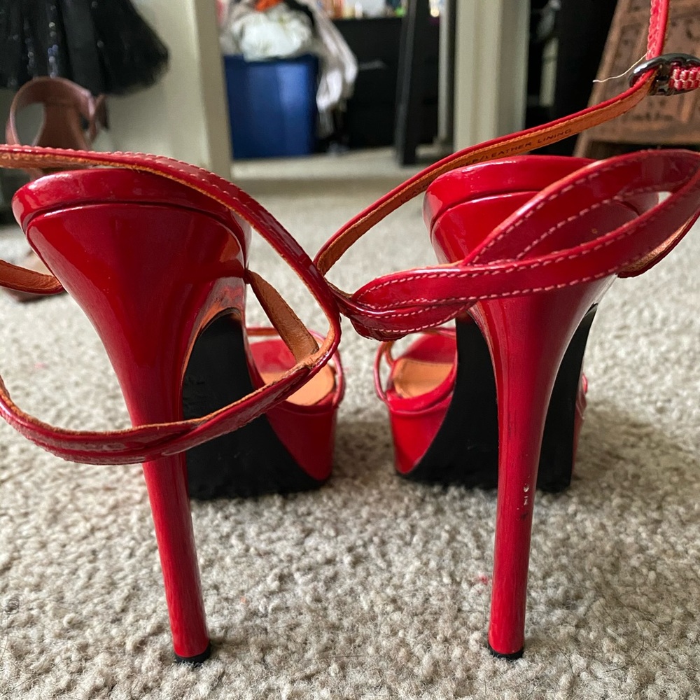 Sassy Red Pump